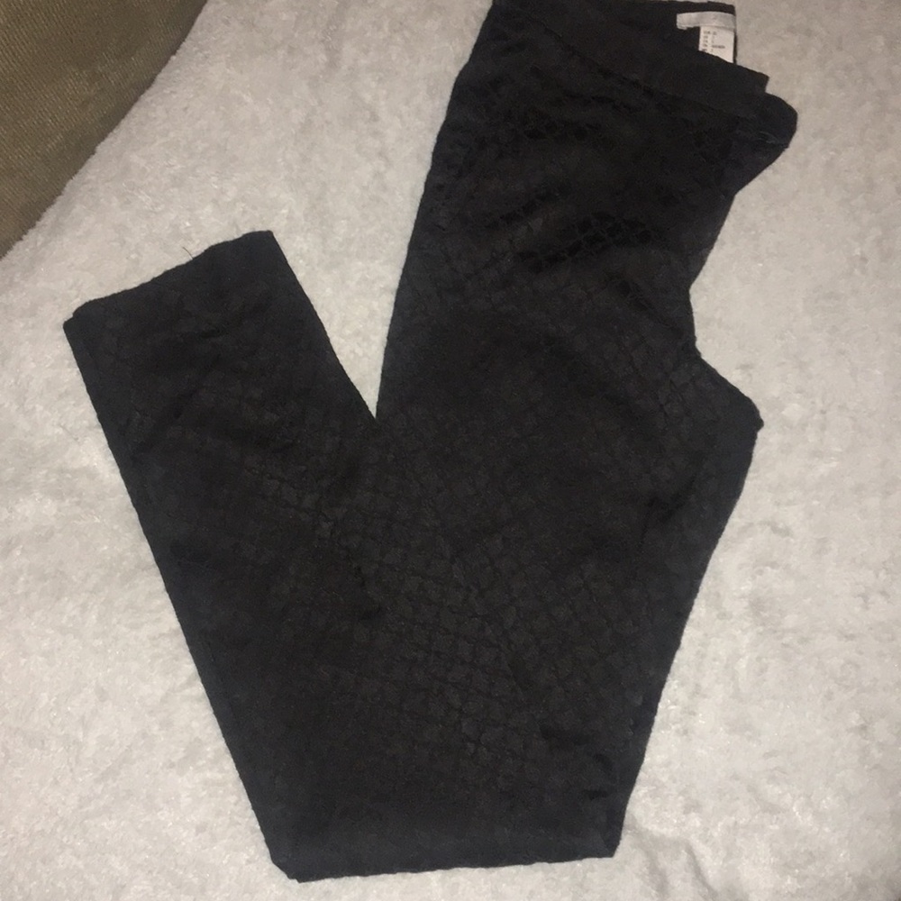 Textured black mid rise pants